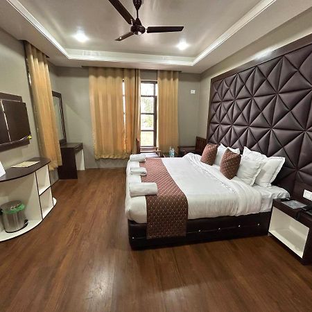 Fair Mount, Airport Road, Humhama Srinagar Hotel Exterior foto