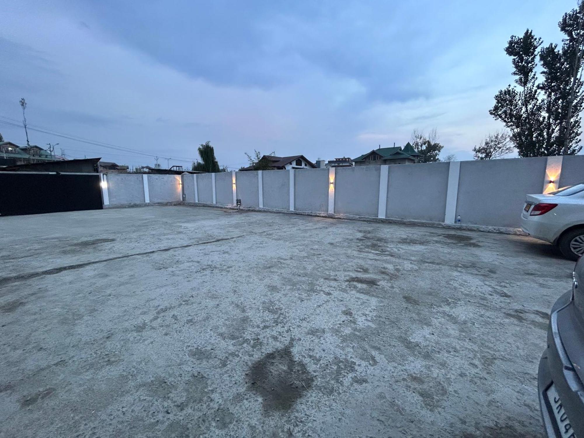Fair Mount, Airport Road, Humhama Srinagar Hotel Exterior foto